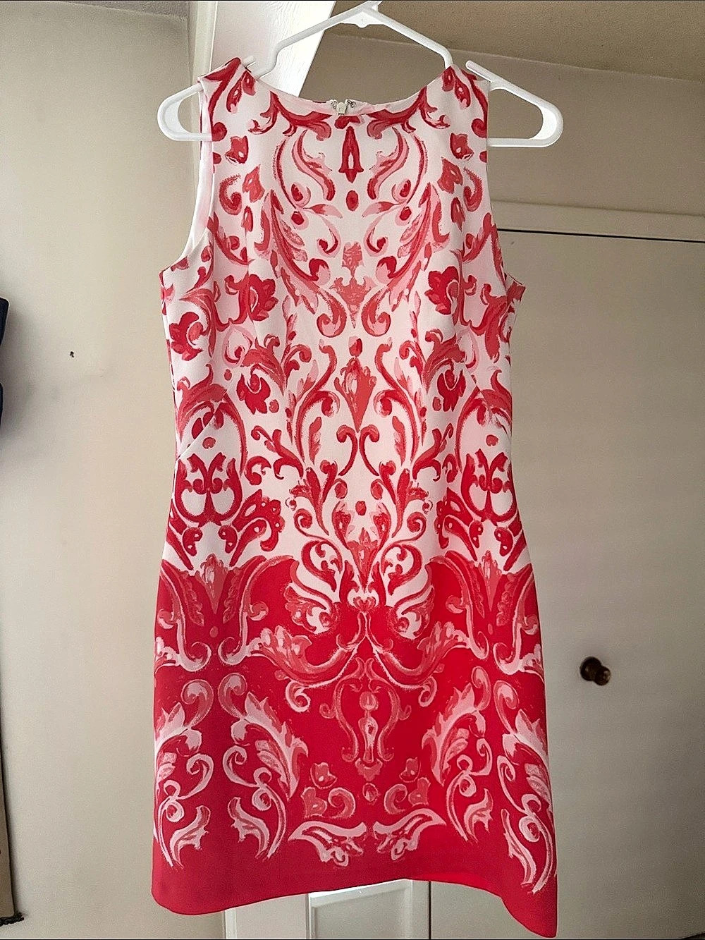 Lauren Ralph Lauren classy and fun sleeveless dress. Size 6.